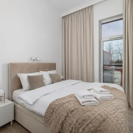 2-Bedroom Apartment With Parking Near Metro Warsaw Exterior photo