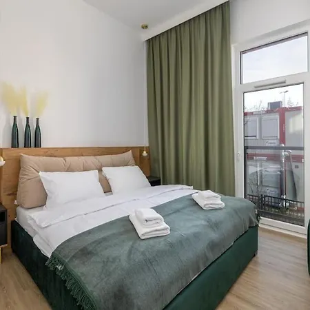 2-Bedroom Apartment With Parking Near Metro Warsaw Exterior photo